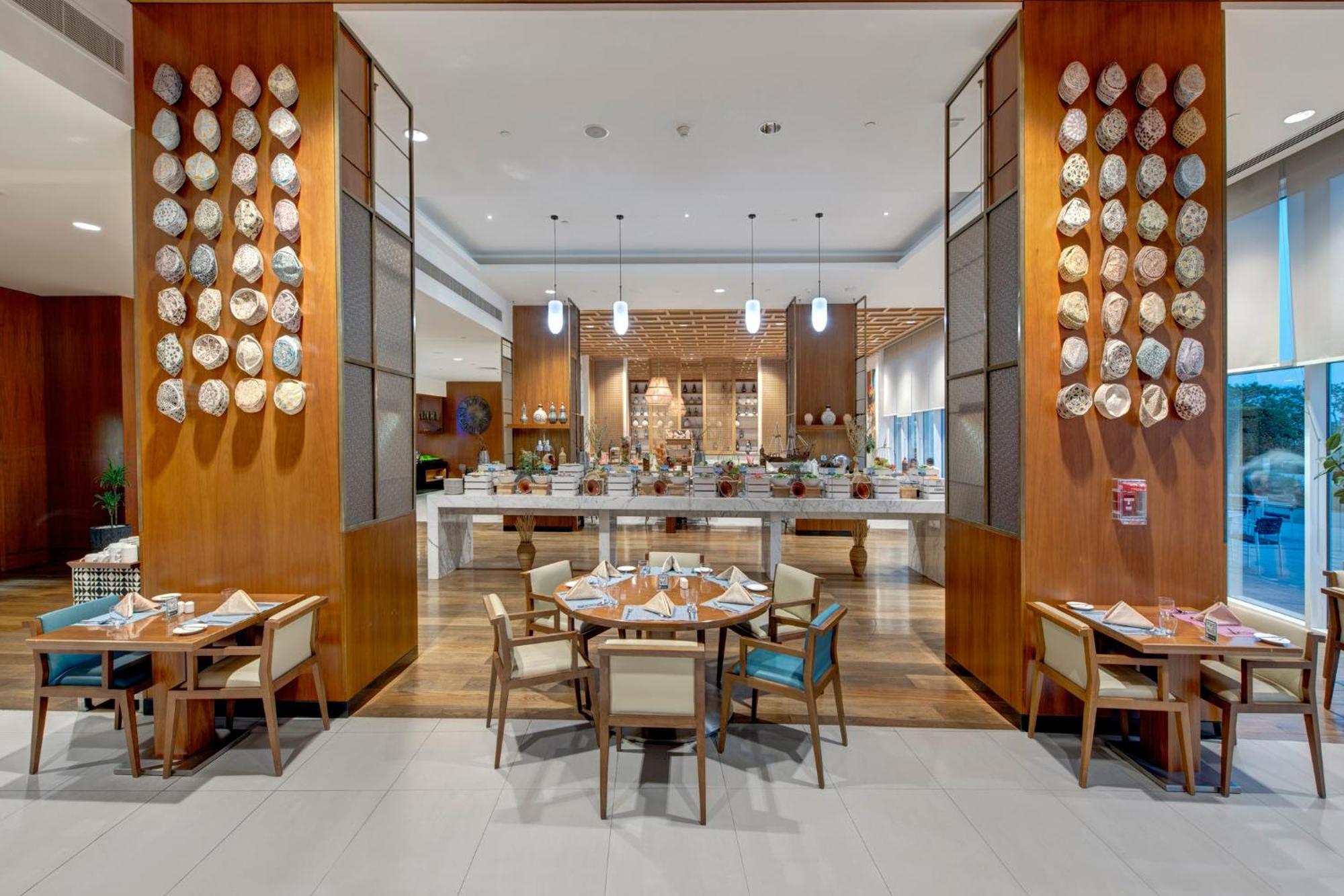 Crowne Plaza Muscat Ocec By Ihg Hotell Eksteriør bilde
